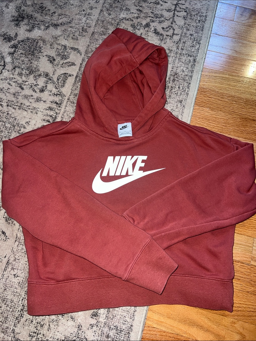 Nike Sportswear Club Cropped Hoodie – Youth XL